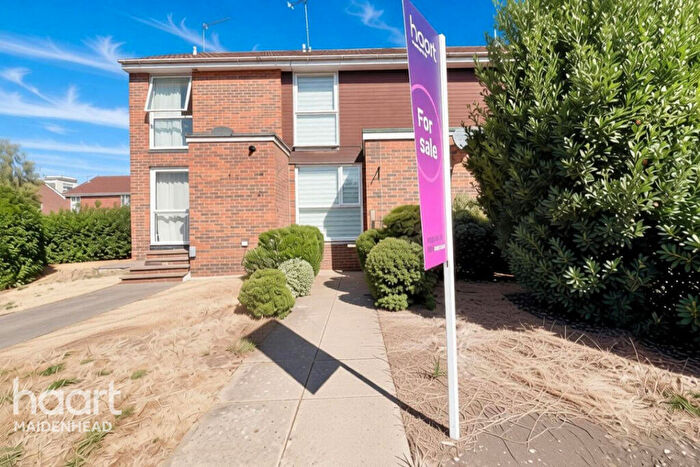 2 Bedroom Terraced House For Sale In Fotherby Court, Maidenhead, SL6