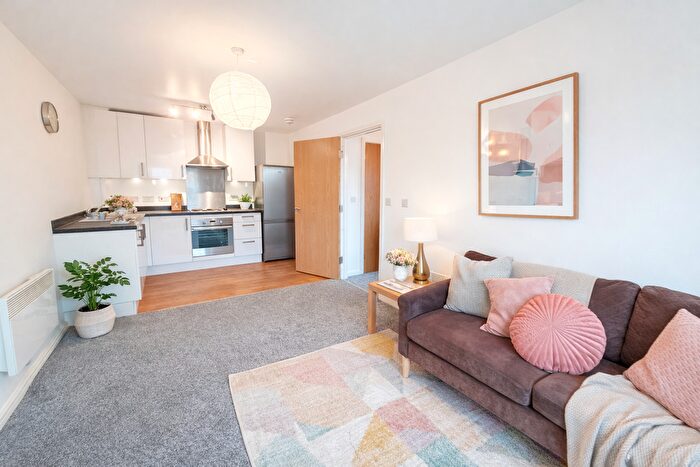 1 Bedroom Flat For Sale In Oriel Gardens, M7