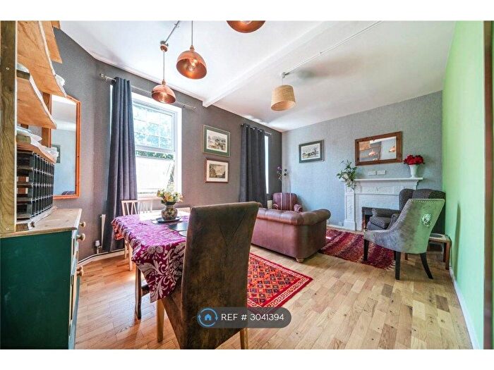 3 Bedroom Flat To Rent In Oaklands Road, Bromley, BR1