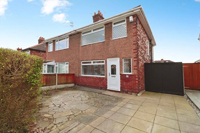 3 Bedroom Semi Detached House For Sale In Foxcovers Road, Bebington, CH63