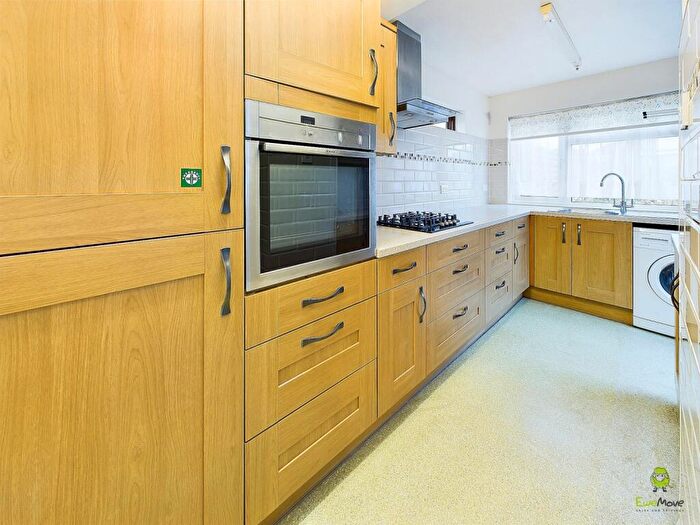 3 Bedroom End Of Terrace House For Sale In Clovelly Road, Bexleyheath, Kent, DA7