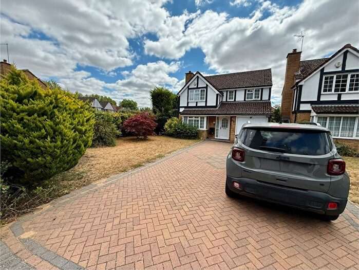 4 Bedroom Property To Rent In Tennyson Avenue, Dunstable, LU5