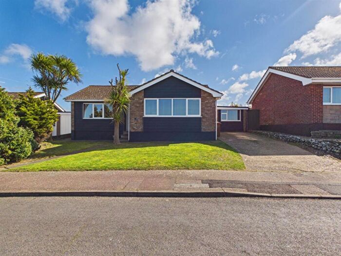 4 Bedroom Detached Bungalow For Sale In Priory Close, Beeston Regis, NR26