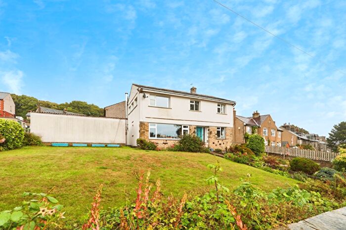 4 Bedroom Detached House For Sale In Slaymaker Lane, Oakworth, Keighley, BD22