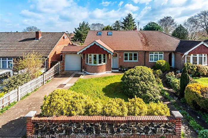 3 Bedroom Chalet For Sale In Nutcroft Grove, Fetcham, KT22