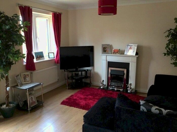 2 Bedroom End Of Terrace House To Rent In Jubilee Close, Crewkerne, Somerset, TA18