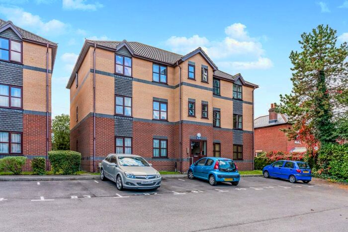 2 Bedroom Apartment To Rent In Briarswood, Winchester Road, Shirley, SO16