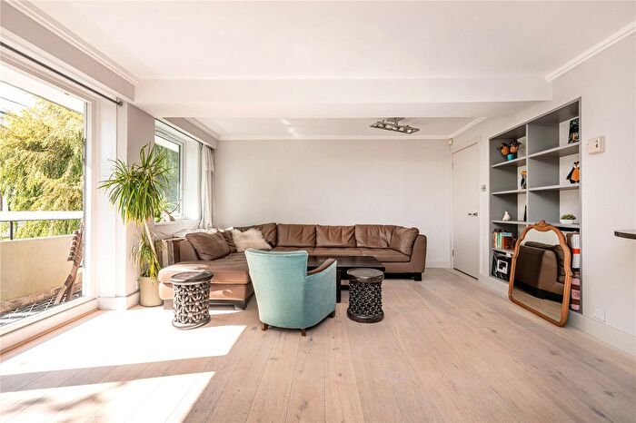1 Bedroom Flat For Sale In Westbourne Grove, Notting Hill, London, W11