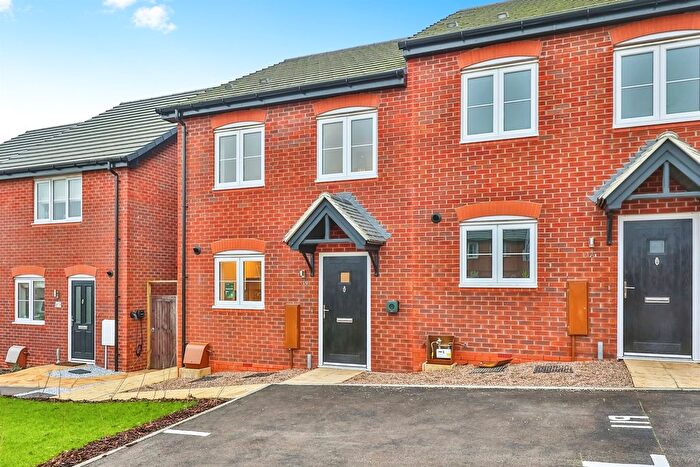 3 Bedroom Semi-Detached House For Sale In Rose Way, Edwalton, Nottingham, NG12