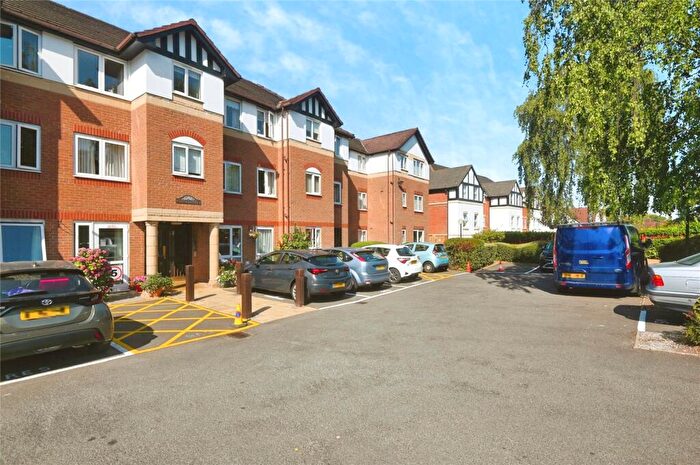 1 Bedroom Apartment For Sale In Royal Court, Sutton Coldfield, B72