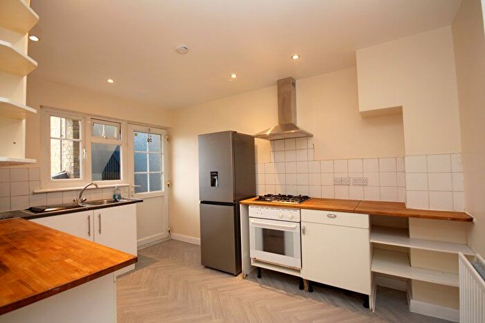 2 Bedroom Flat To Rent In Oxley Court, Alexandra Avenue, Rayners Lane, Harrow, HA2