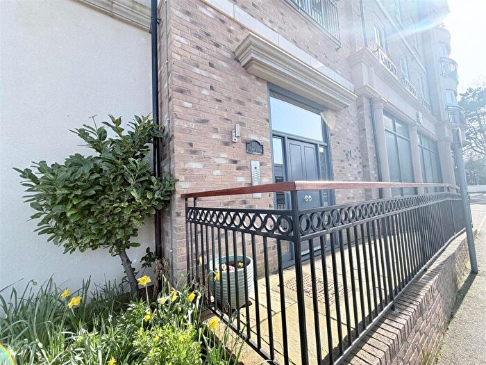 2 Bedroom Apartment For Sale In Vere Road, Broadstairs, CT10