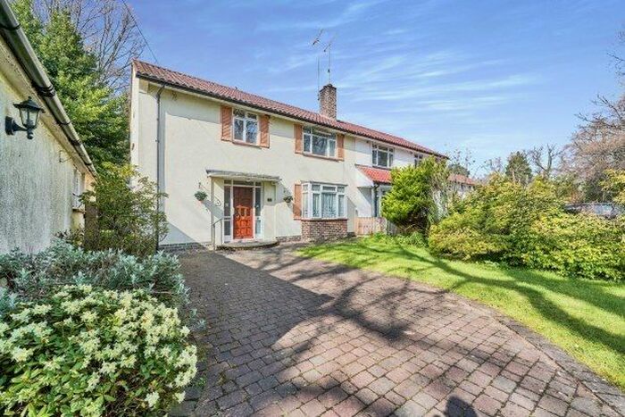 4 Bedroom Detached House To Rent In Sheerwater Road, Woking, GU21