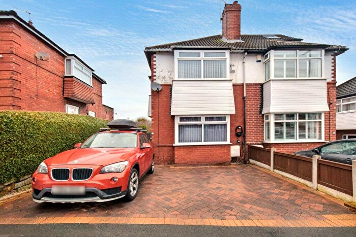 3 Bedroom Semi-Detached House For Sale In Green Hill Lane, Leeds, West Yorkshire, LS12