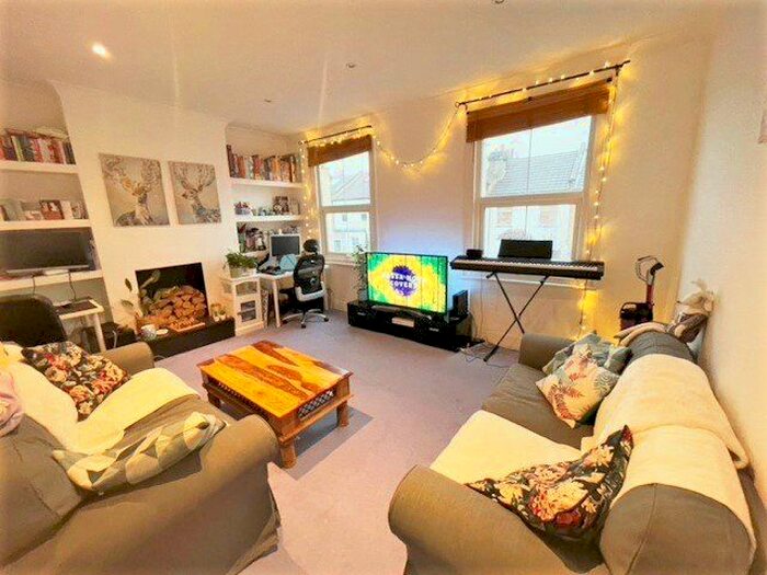 1 Bedroom Flat To Rent In Cochrane Road, London, SW19