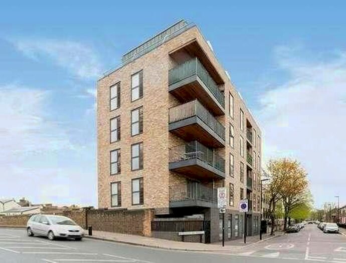 3 Bedroom Flat To Rent In Cumberland Road, London, E13