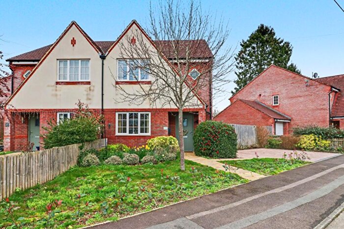 3 Bedroom Semi-Detached House For Sale In Longmead Avenue, Eastleigh, SO50