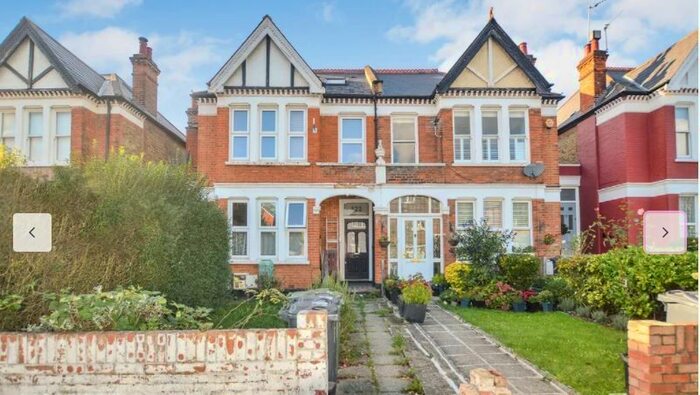 1 Bedroom Flat To Rent In Valley Road, Streatham, SW16
