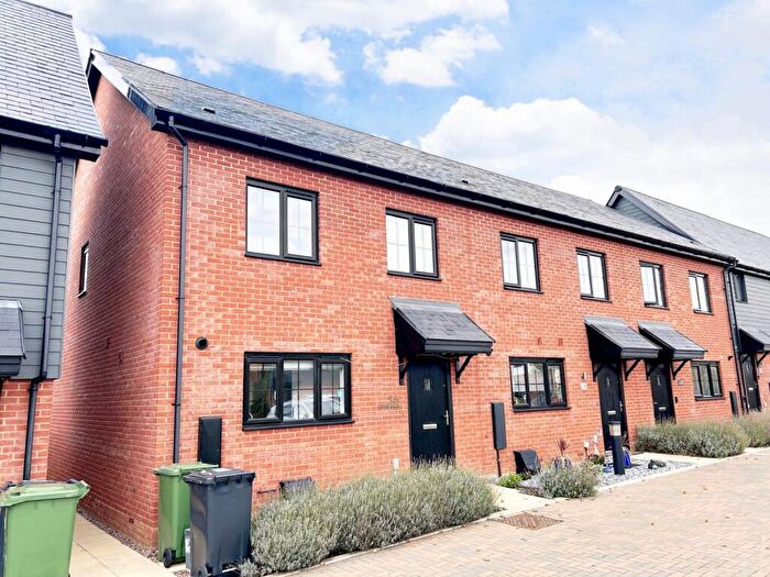 3 Bedroom End Of Terrace House For Sale In Tilgate Road, Hampton Water, Peterborough, PE7