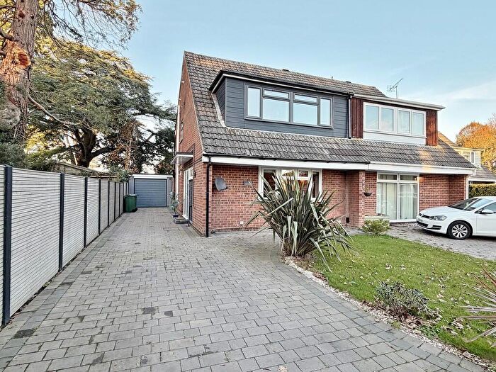 3 Bedroom Semi Detached House For Sale In Lynton Gardens, Fareham, PO16