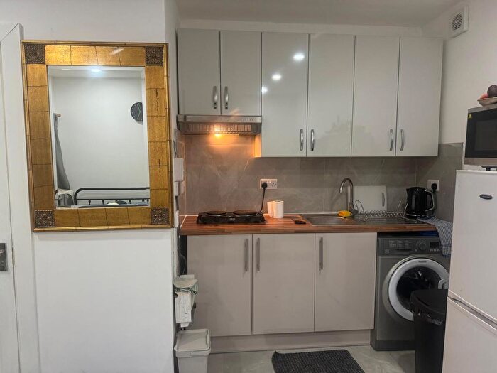 1 Bedroom Studio To Rent In Tudor Road, Southall, UB1