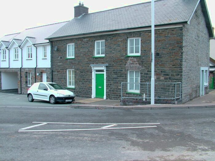 Studio To Rent In Heol-Y-Llan, Llanbadarn, SY23