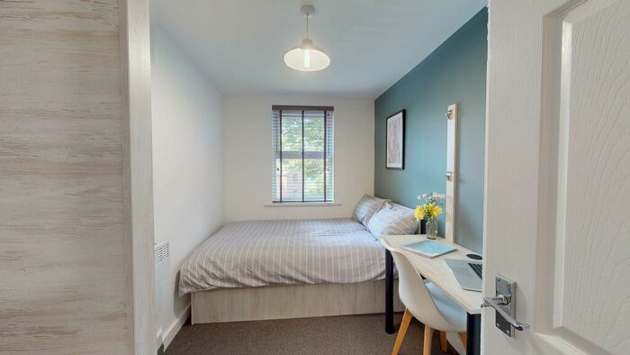 2 Bedroom Flat To Rent In St Ann's Court, Kirkstall Lane, Kirkstall, LS5