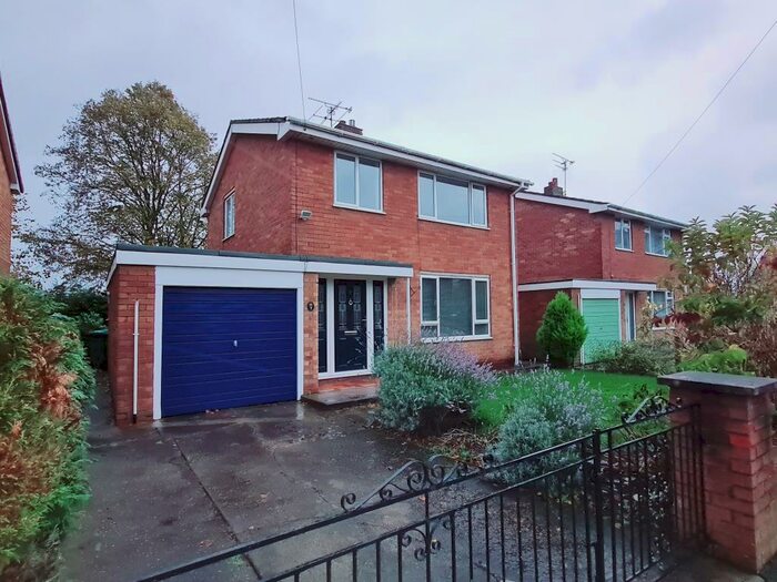 3 Bedroom Detached House To Rent In Fleming Drive, LL11