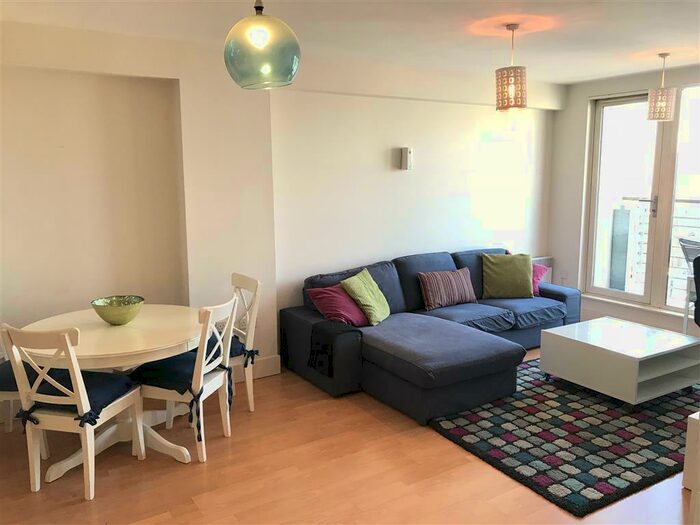 2 Bedroom Flat To Rent In The Aspect, Queen Street, Cardiff, CF10