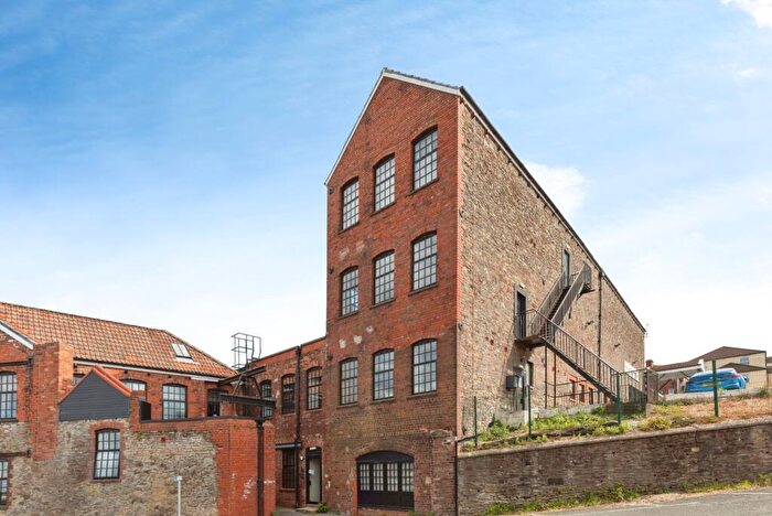 2 Bedroom Flat To Rent In Kingsgate House, Kingswood, Bristol, BS15
