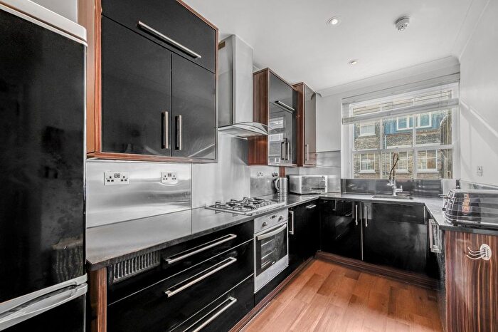 3 Bedroom Flat To Rent In Gosfield Street, Fitzrovia, W1W