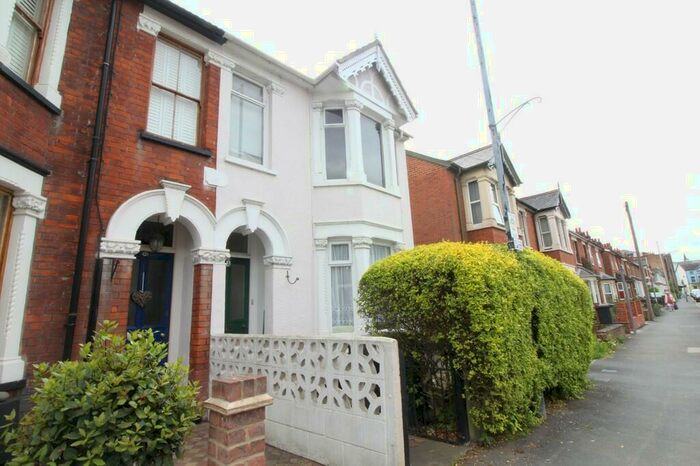 2 Bedroom Apartment To Rent In Victoria Street, Braintree, CM7