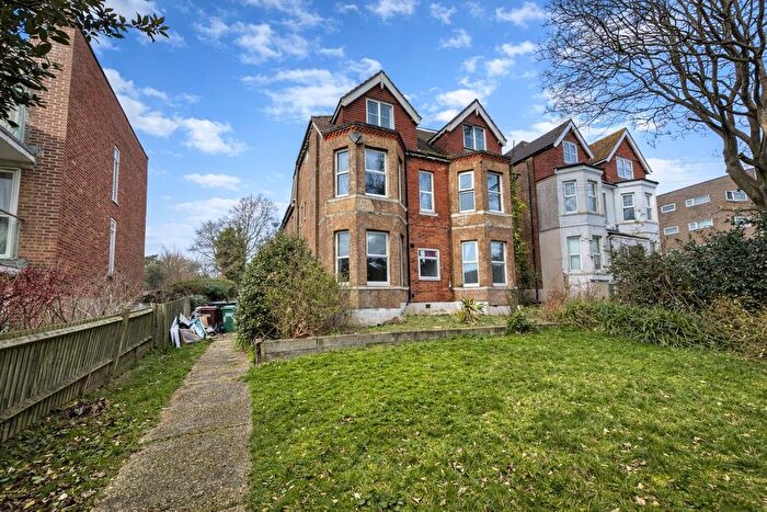 2 Bedroom Flat For Sale In Buckhurst Road, Bexhill On Sea, TN40