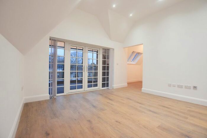 2 Bedroom Flat To Rent In South Park Hill Road, South Croydon CR2