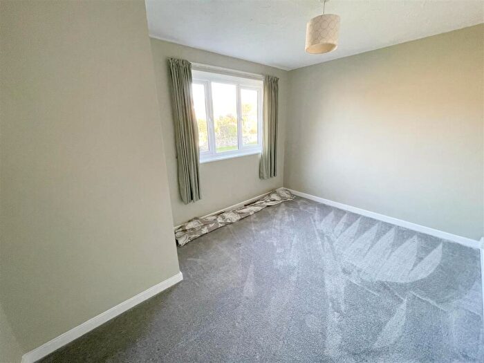 2 Bedroom Bungalow To Rent In Hollyfield, Gresford, Wrexham, Clwyd, LL12