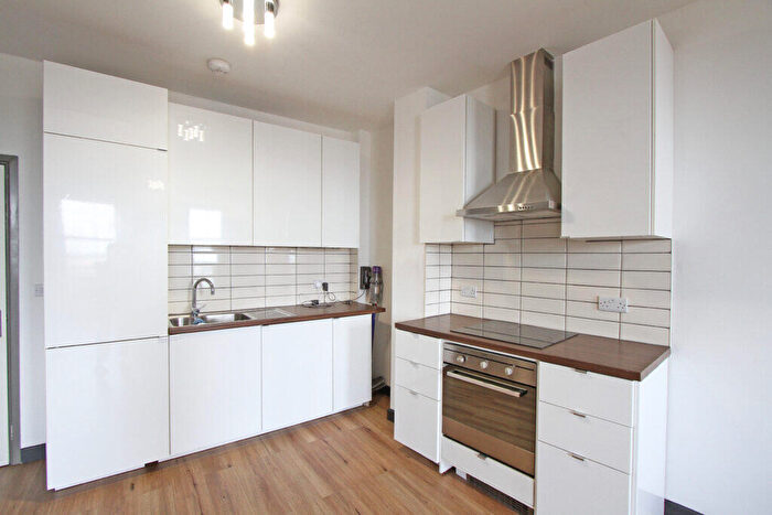1 Bedroom Apartment To Rent In Parsons Street, Banbury, Oxon, OX16