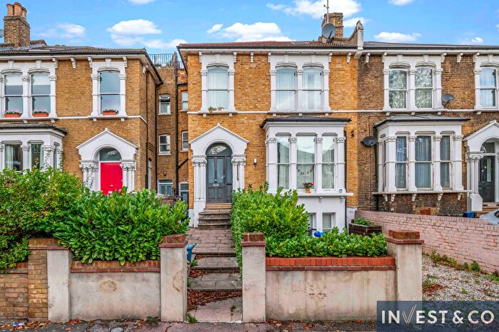 2 Bedroom Flat To Rent In Evering Road, London, E5