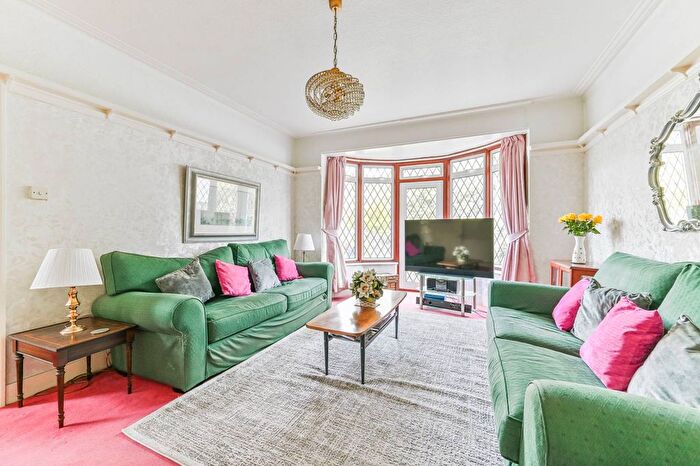 4 Bedroom Detached House For Sale In Norbury Avenue, Norbury, London, SW16