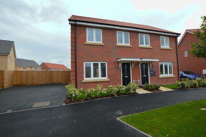 3 Bedroom Semi-Detached House To Rent In Newton Abbot Way, Bourne, PE10