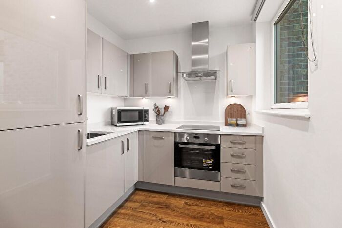 Studio To Rent In Silvertown Way, London, E16