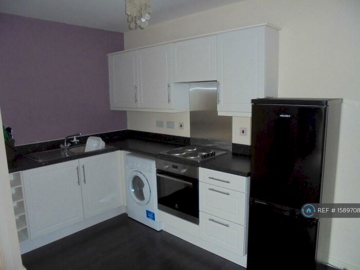 2 Bedroom Flat To Rent In St Johns House, Ellesmere Port, CH65