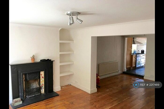 2 Bedroom Maisonette To Rent In Cephas Avenue, London, E1