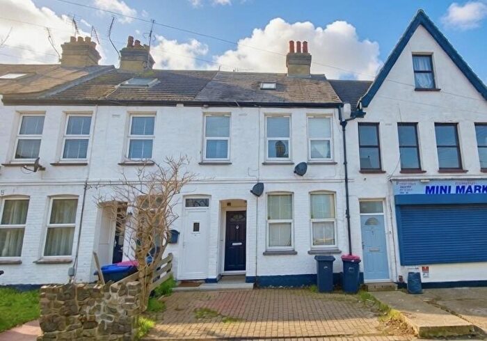 1 Bedroom Flat To Rent In Hildaville Drive Westcliff On Sea, SS0