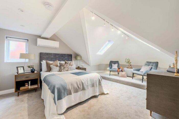 3 Bedroom Flat To Rent In Prout Grove, Neasden, London, NW10