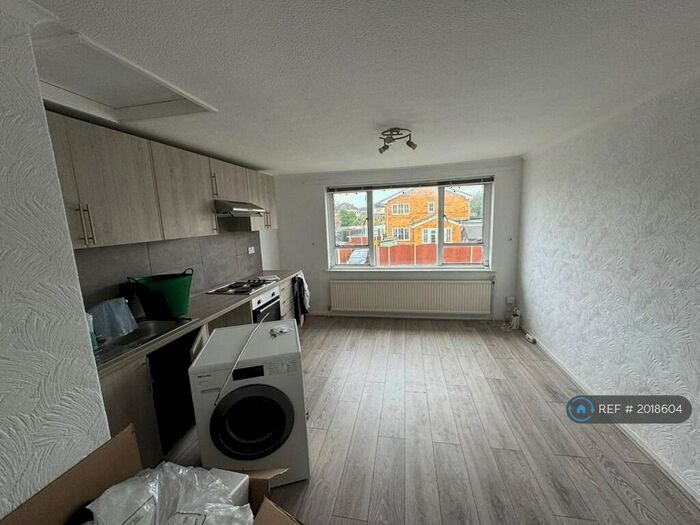 2 Bedroom Flat To Rent In Chelmer Road, Witham, CM8