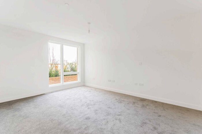 1 Bedroom Flat To Rent In Wimhurst Court, Poplar, London, E14