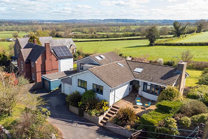 4 Bedroom Bungalow For Sale In The Street, Ubley, BS40