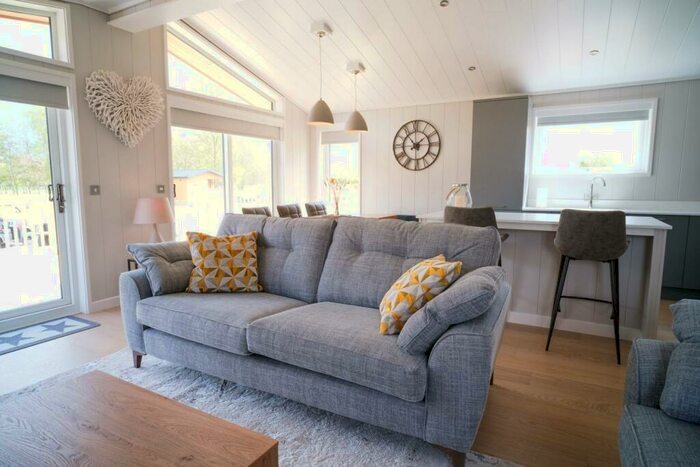 3 Bedroom Lodge For Sale In Laceby, Lincolnshire, DN37