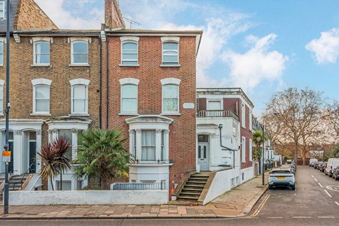 2 Bedroom Flat For Sale In Harwood Road, Fulham, SW6