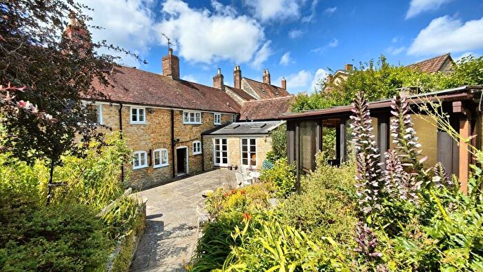 5 Bedroom Terraced House For Sale In Newland, Sherborne, DT9